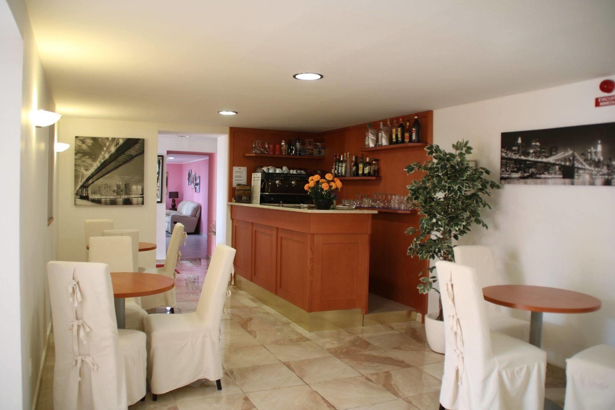 Hotel Lutetia Lourdes Exterior foto