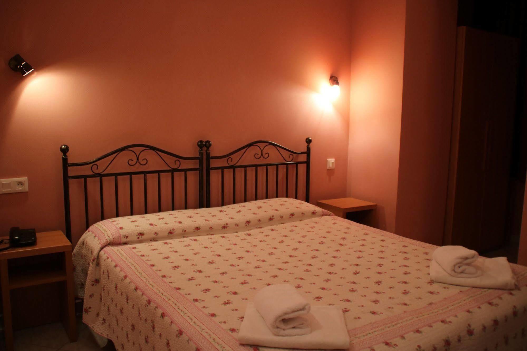Hotel Lutetia Lourdes Exterior foto