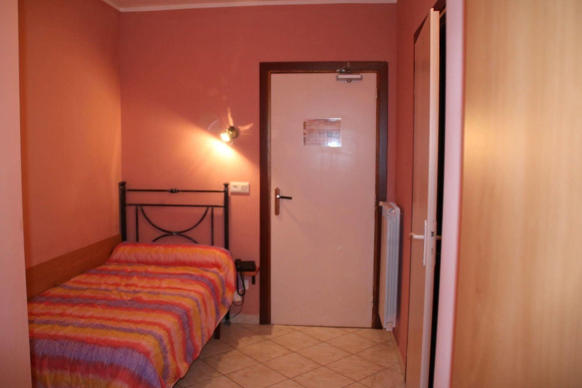 Hotel Lutetia Lourdes Exterior foto