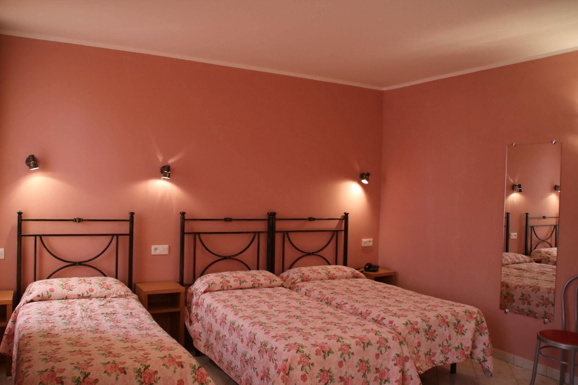 Hotel Lutetia Lourdes Exterior foto