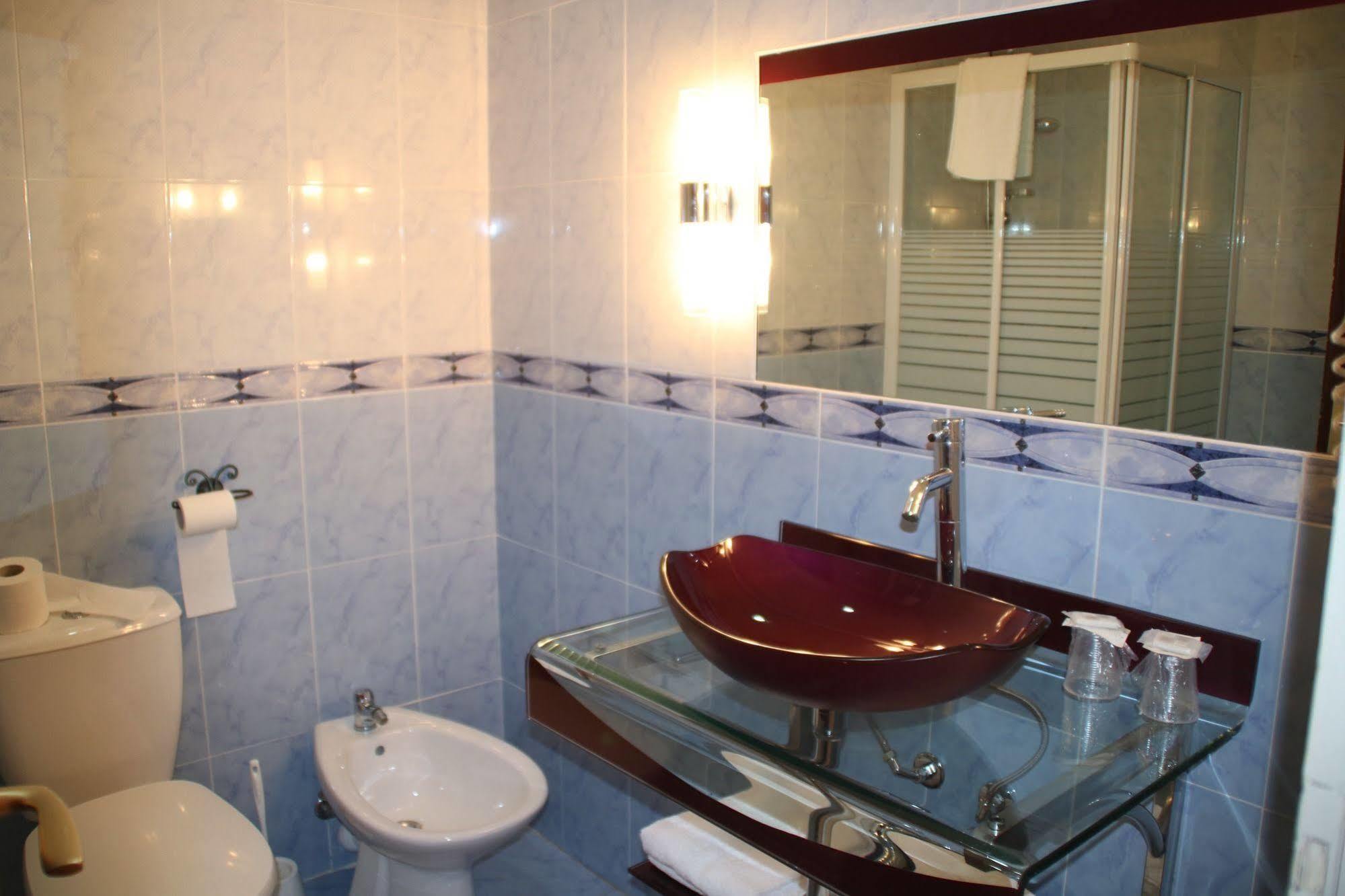 Hotel Lutetia Lourdes Exterior foto