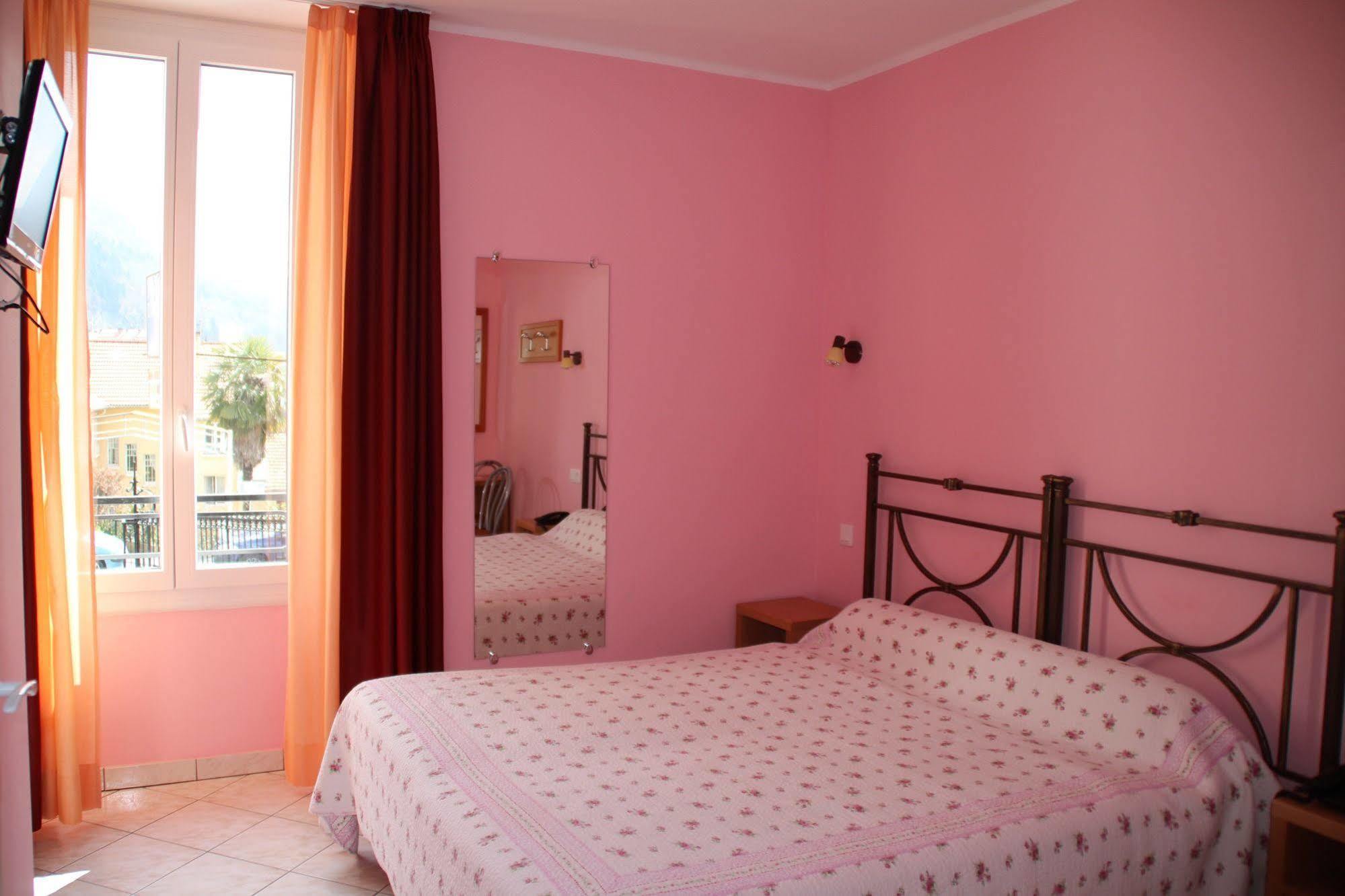 Hotel Lutetia Lourdes Exterior foto