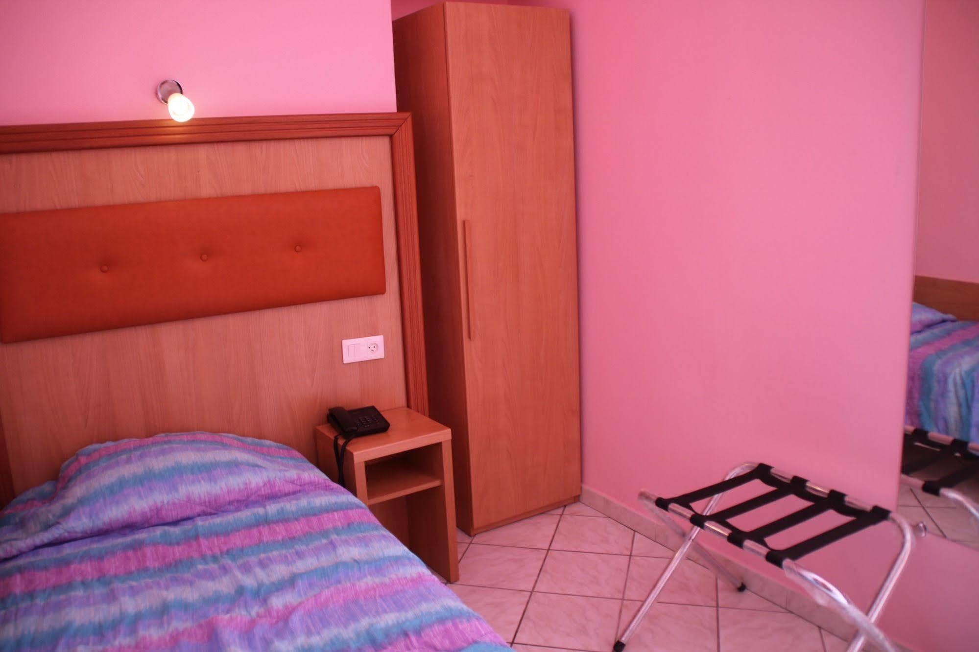 Hotel Lutetia Lourdes Exterior foto